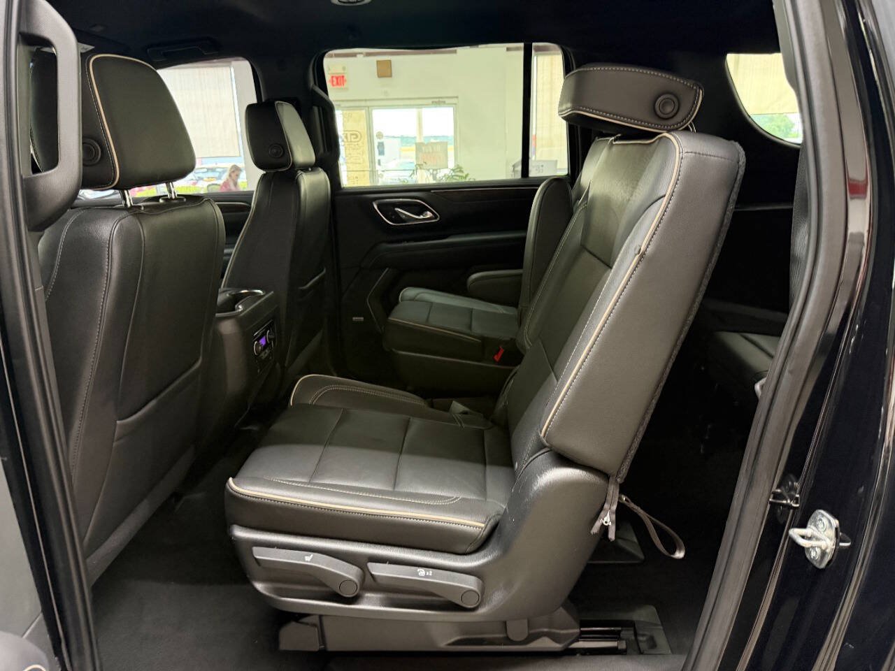 Used 2021 Chevrolet Suburban Premier AWD/4WD image 13