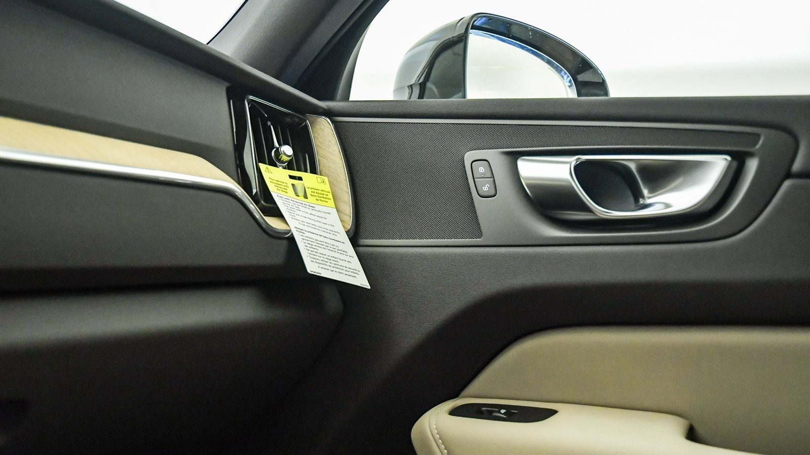 Certified 2026 Volvo XC60 B5 Plus w/ Protection Package Premier AWD/4WD image 28