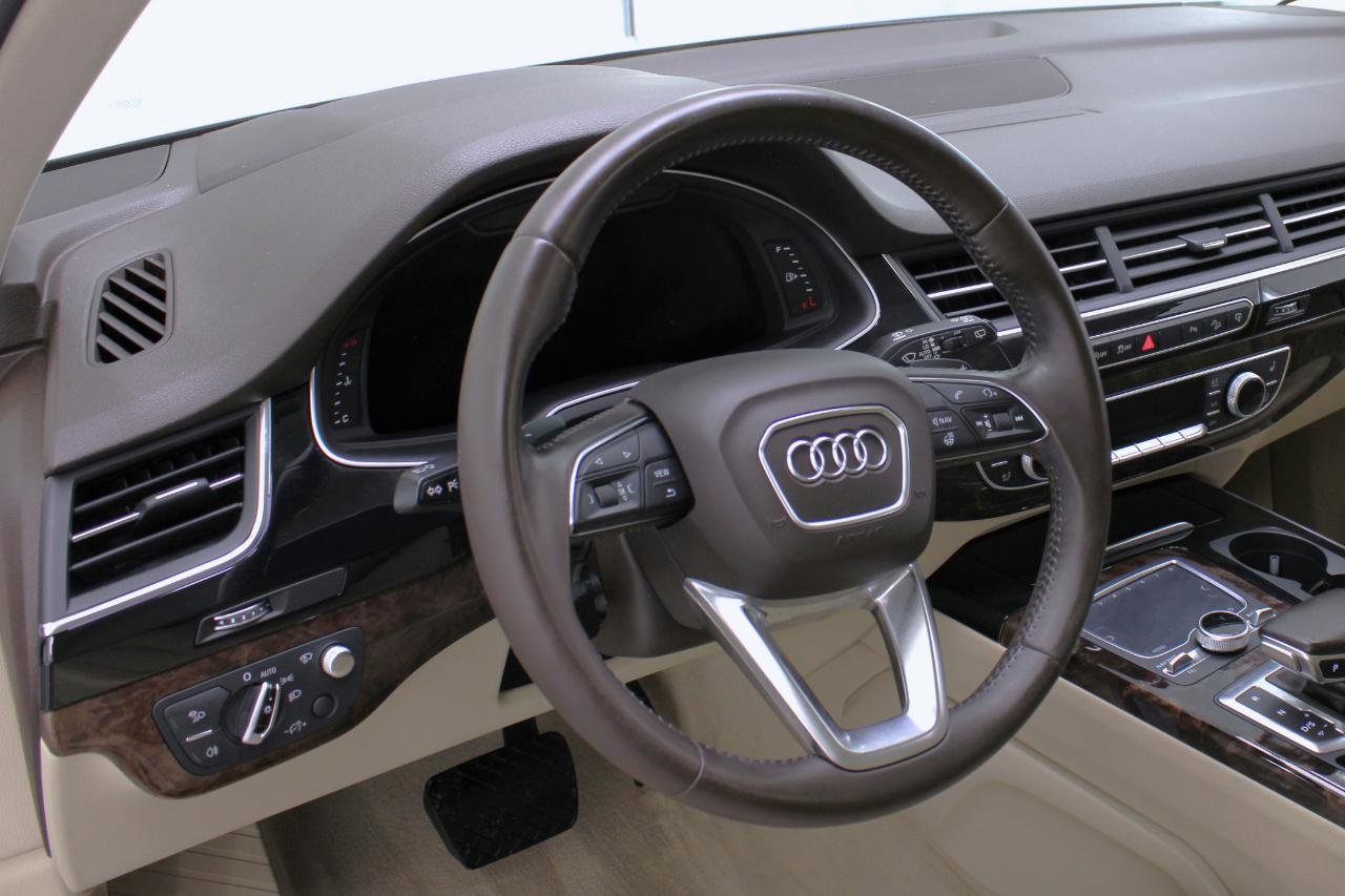 Used 2017 Audi Q7 3.0T Prestige w/ Prestige Package image 32