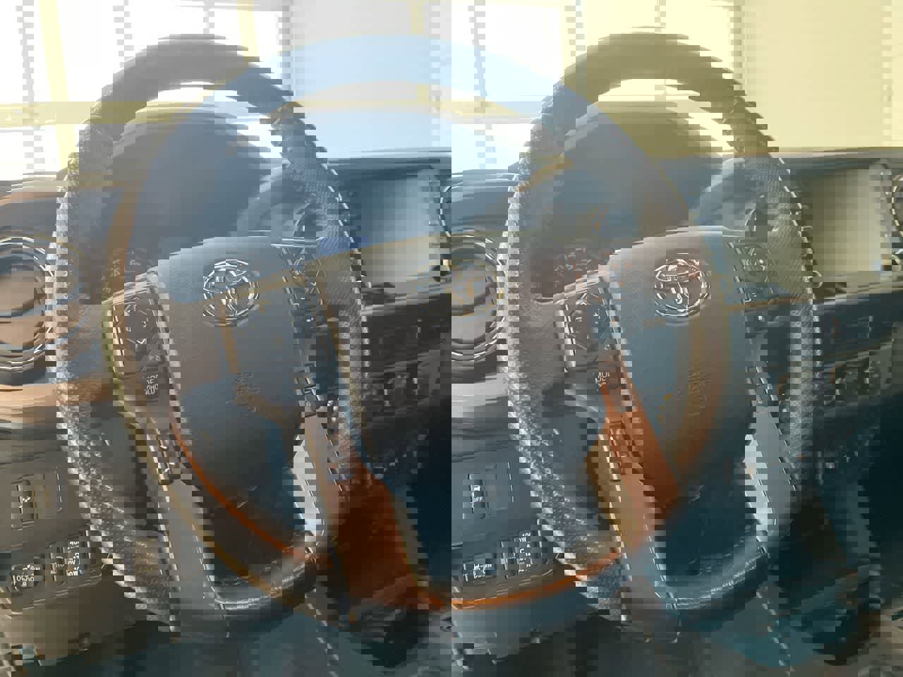 Used 2023 Toyota Tacoma TRD Sport w/ Technology Package image 14