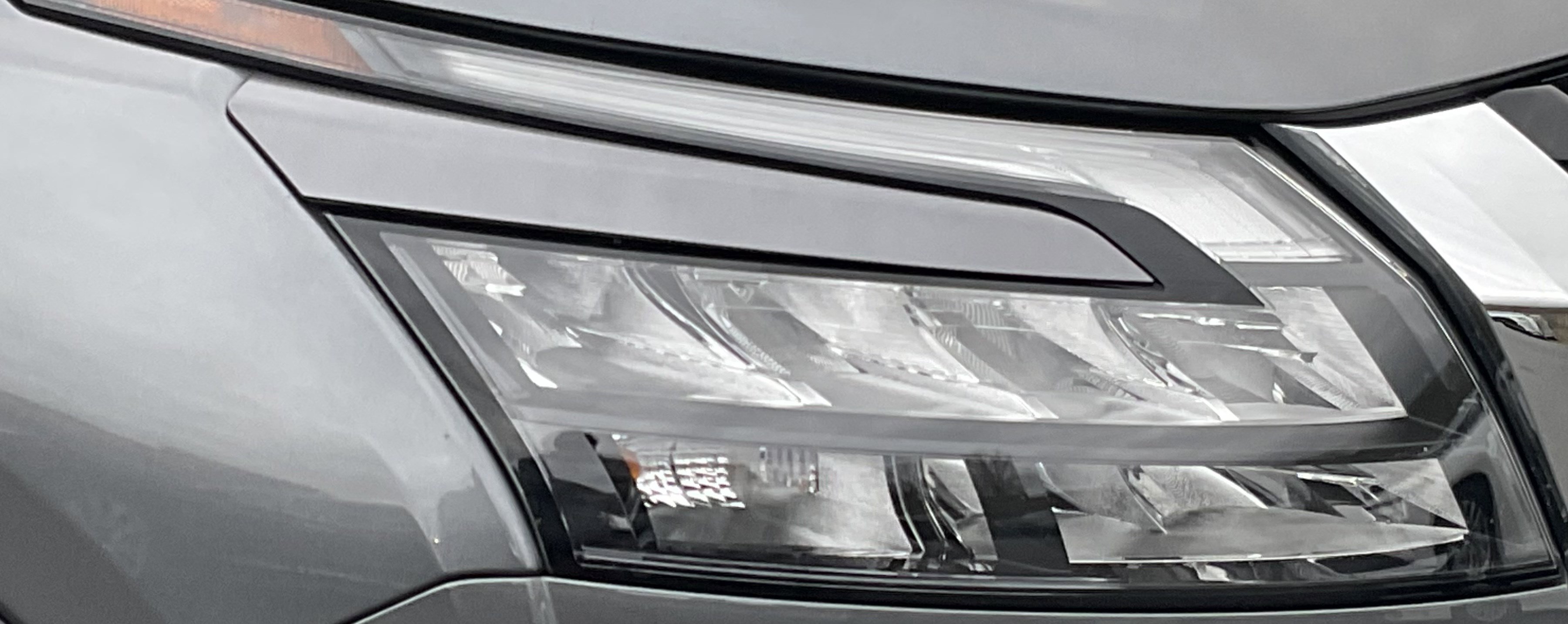 Used 2025 Nissan Pathfinder SL image 9