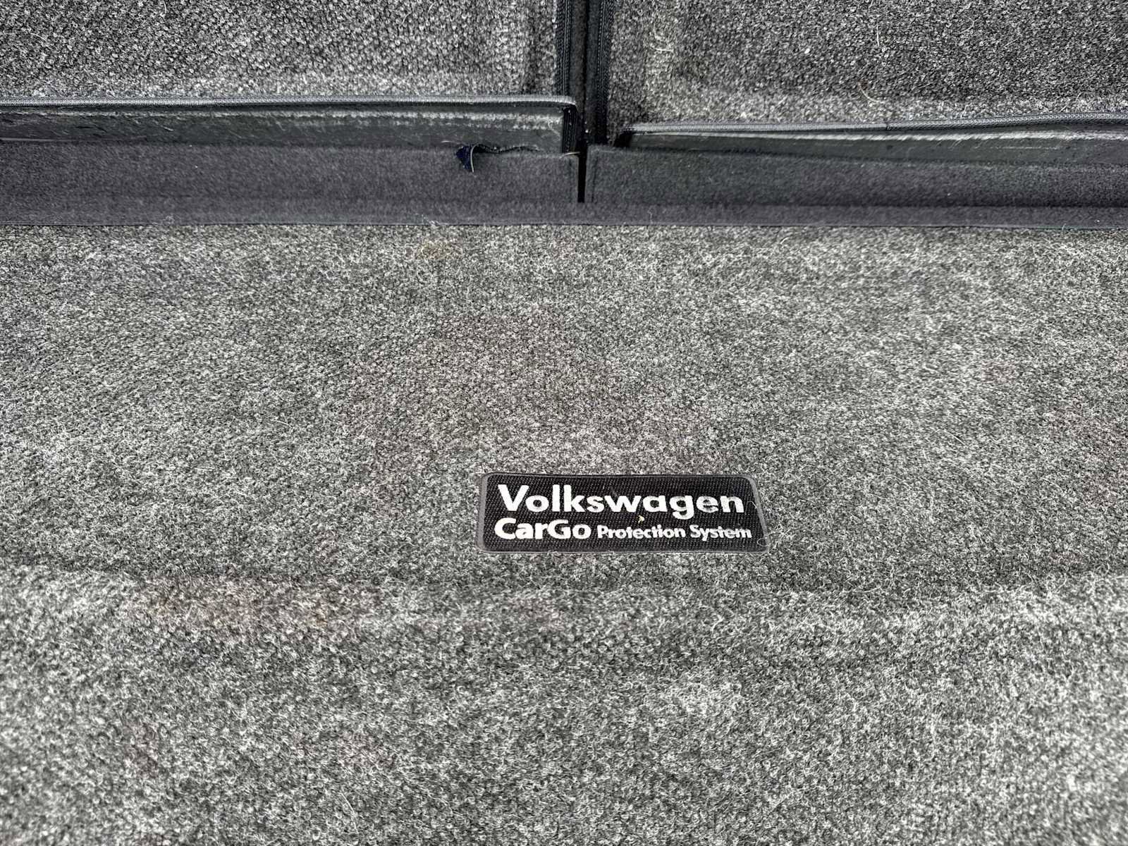 Certified 2024 Volkswagen Tiguan SE R-Line FWD image 32