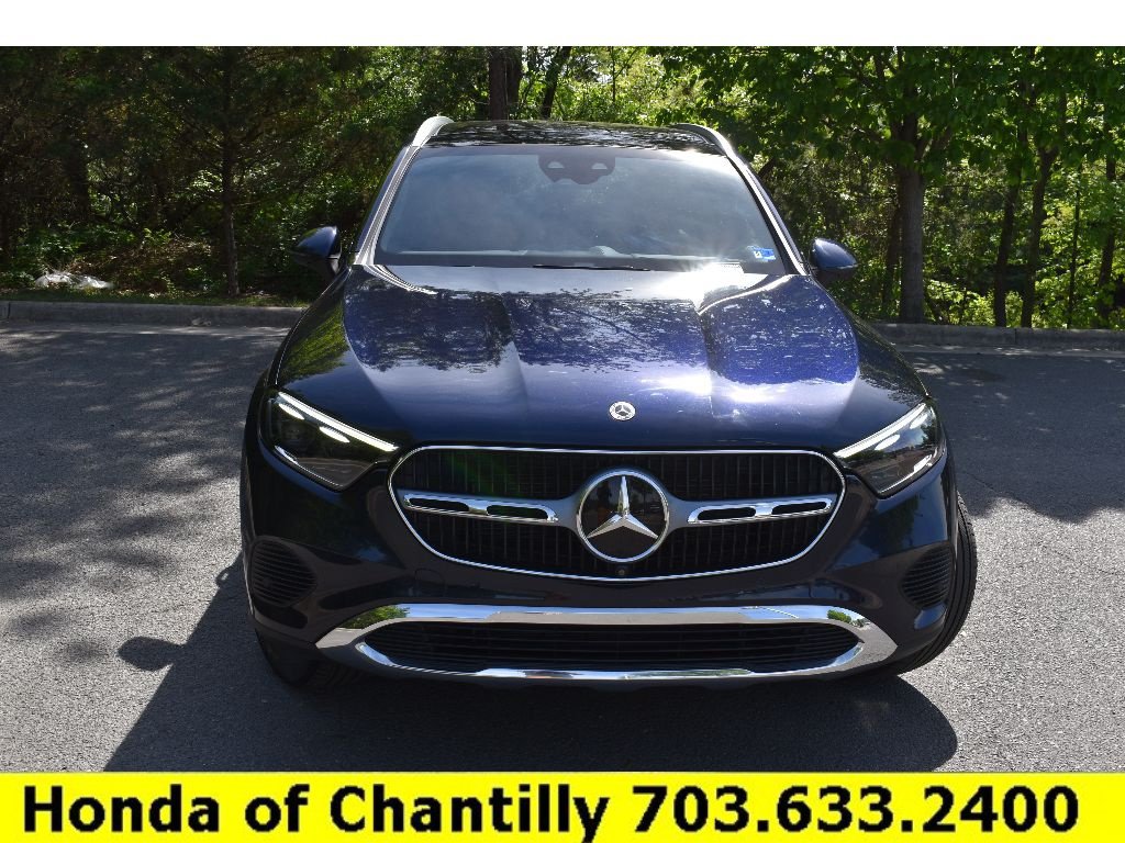 Used 2023 Mercedes-Benz GLC 300 4MATIC image 2