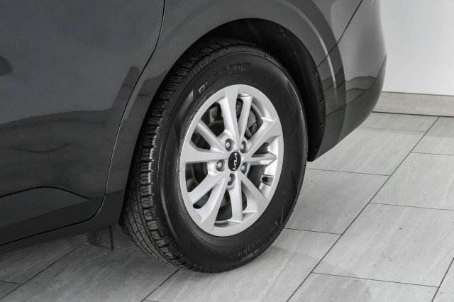 Used 2023 Kia Carnival LX FWD image 60