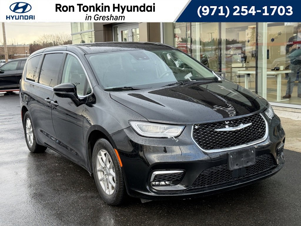 Used 2024 Chrysler Pacifica Touring-L