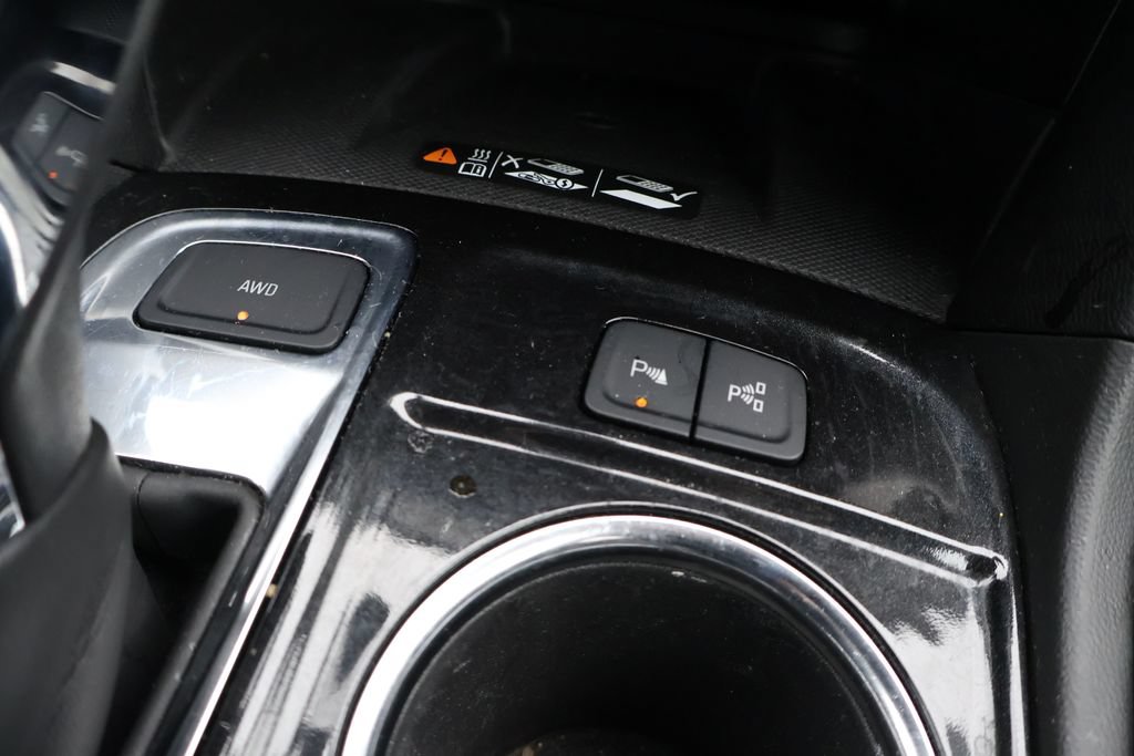 Used 2023 Chevrolet Equinox Premier AWD/4WD image 31