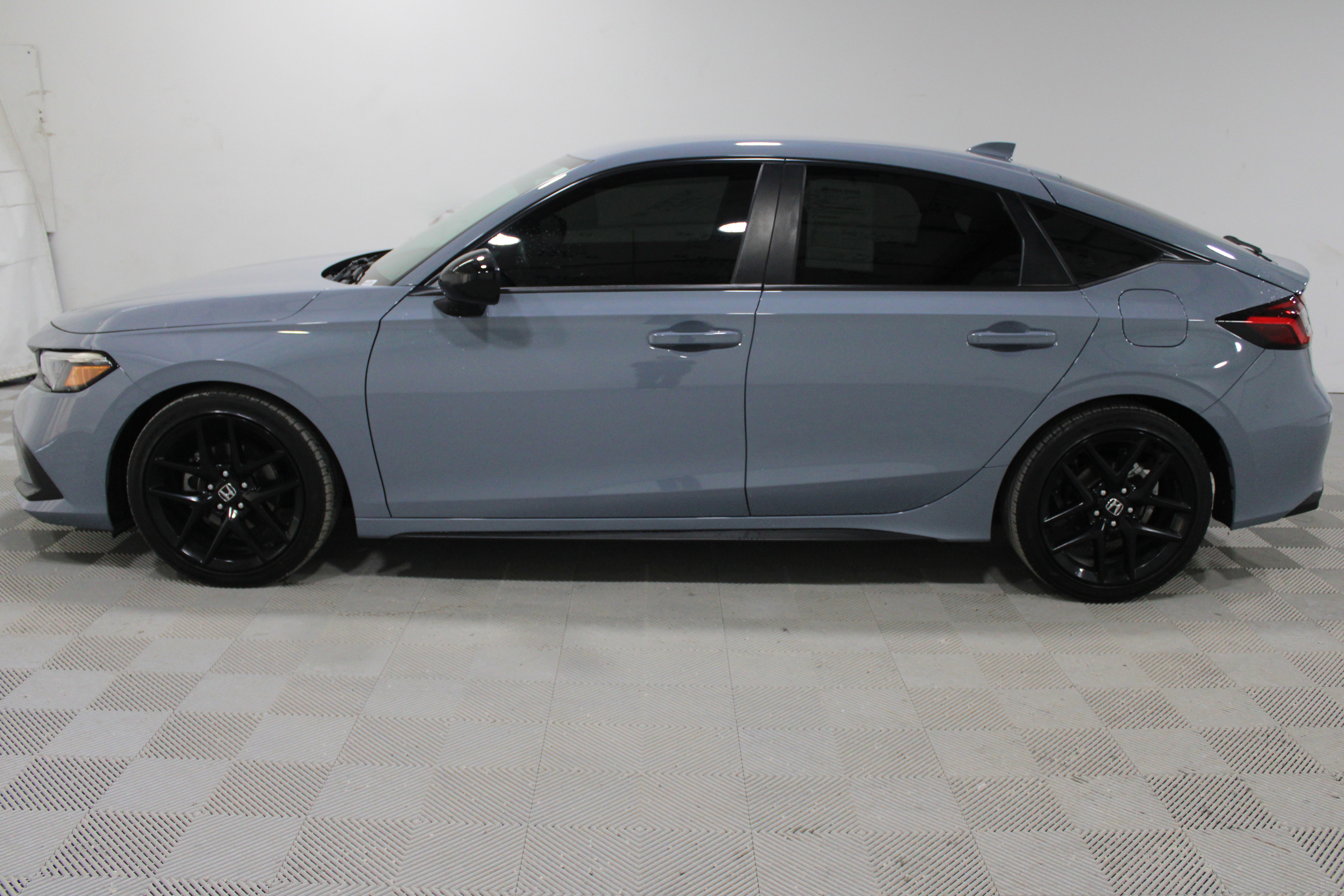 Used 2023 Honda Civic Sport image 30