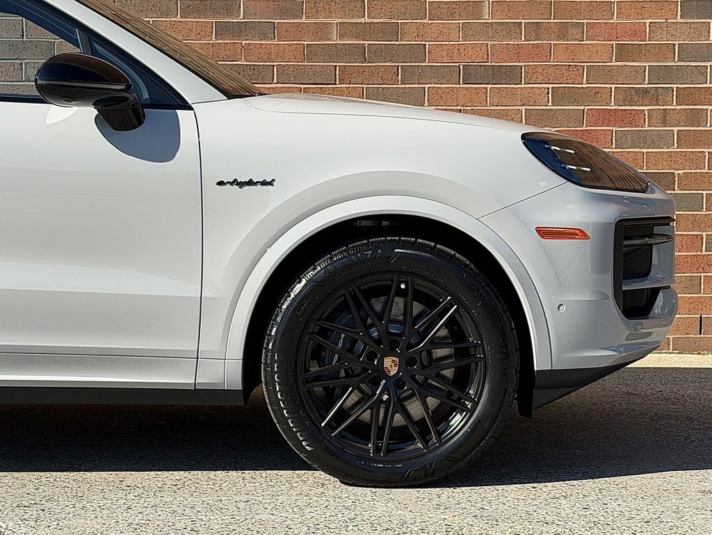 New 2026 Porsche Cayenne E-Hybrid Coupe image 11