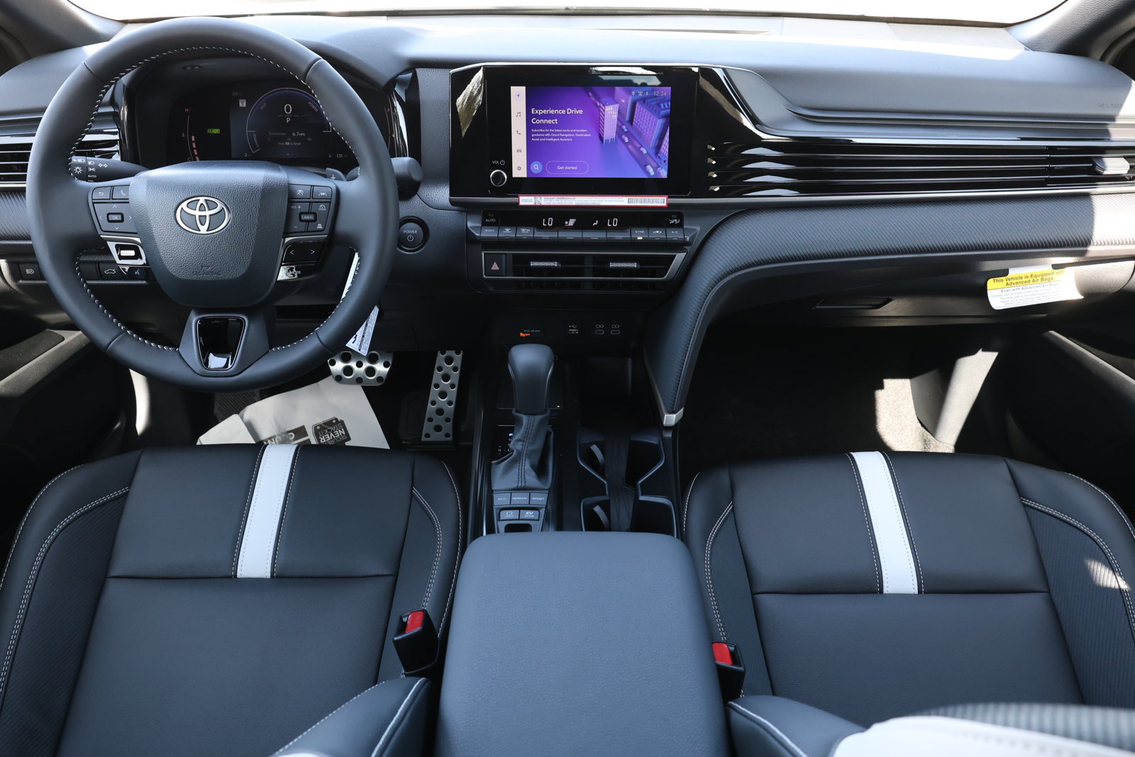 New 2027 Toyota Camry SE w/ Convenience Package FWD image 2