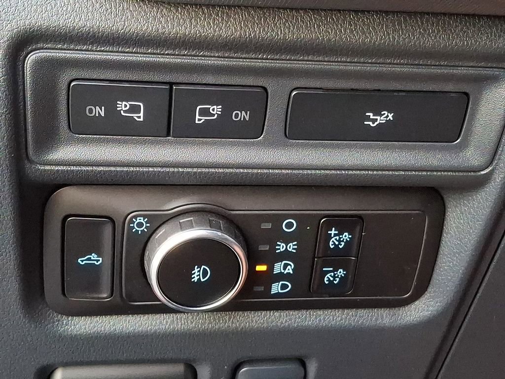 Used 2024 Ford F150 Lariat w/ FX4 Off-Road Package image 21