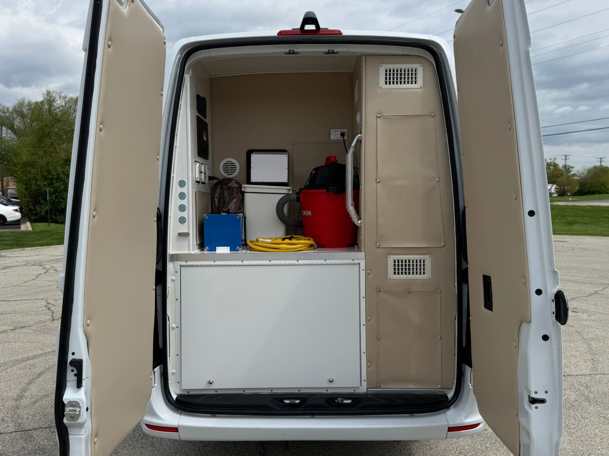 Used 2022 Mercedes-Benz Sprinter 3500 image 8
