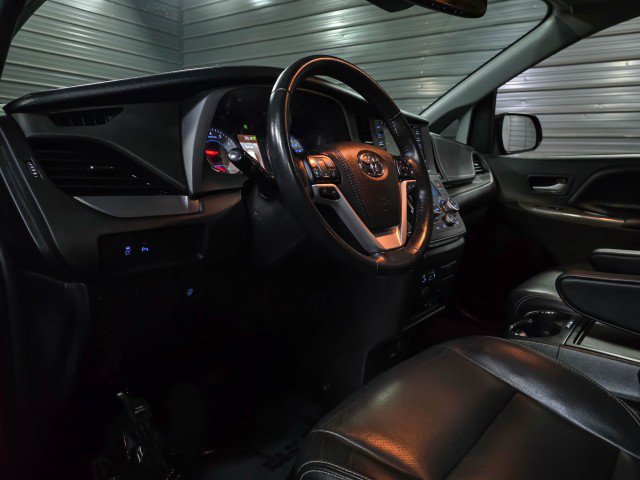 Used 2019 Toyota Sienna SE Premium AWD/4WD image 12