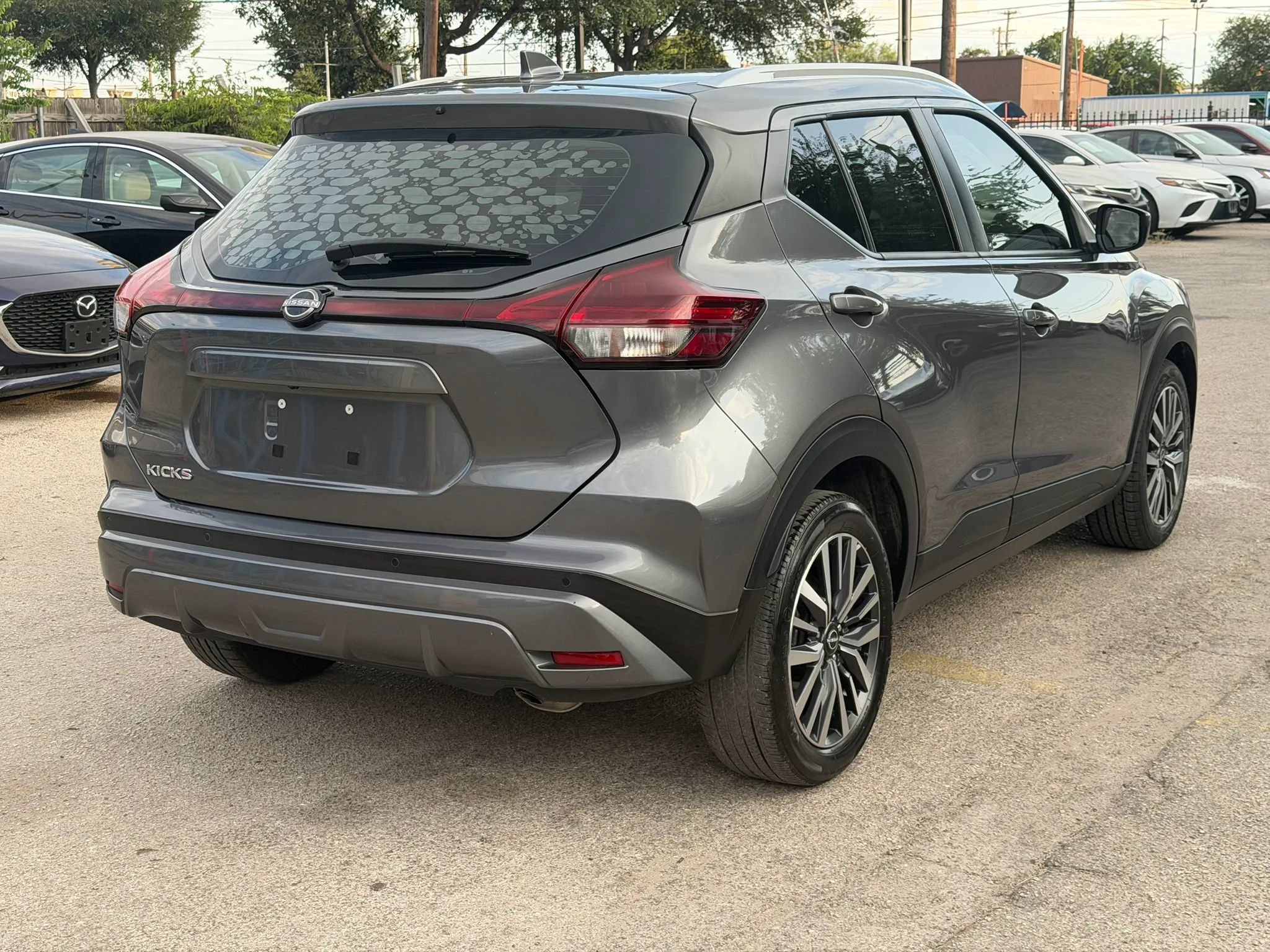 Used 2024 Nissan Kicks SV FWD image 3