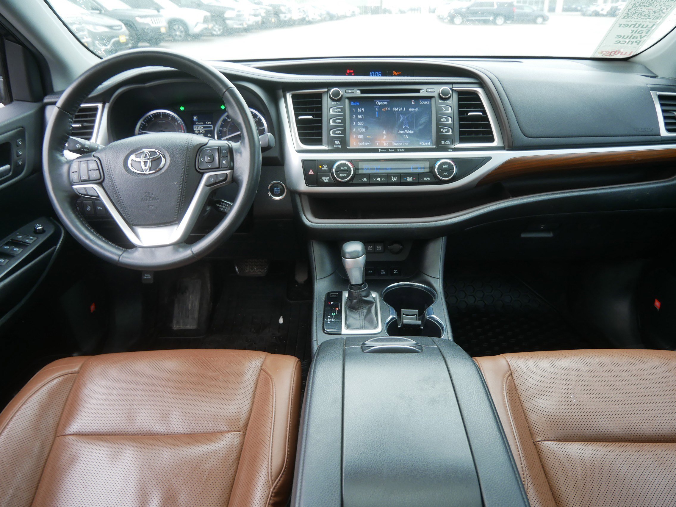 Used 2019 Toyota Highlander Limited AWD/4WD image 10