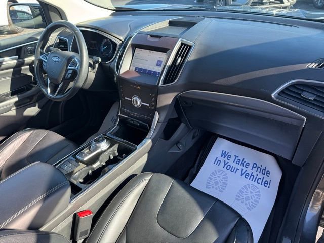 Used 2020 Ford Edge Titanium image 17