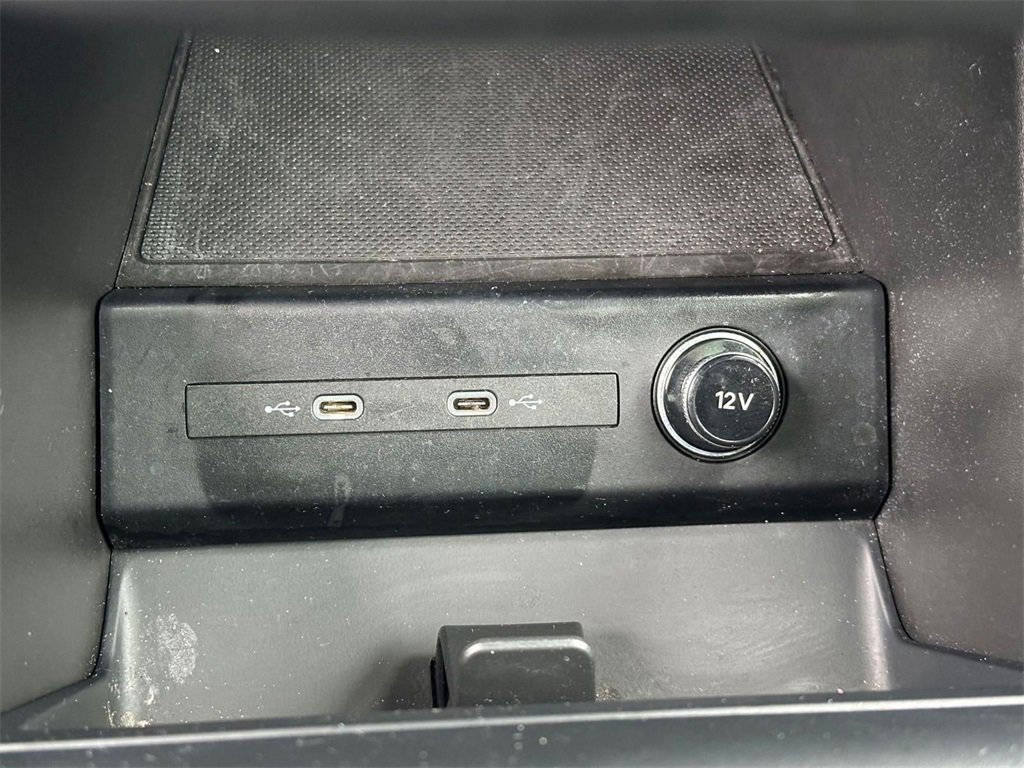 Used 2024 Audi Q4 e-tron Premium image 28