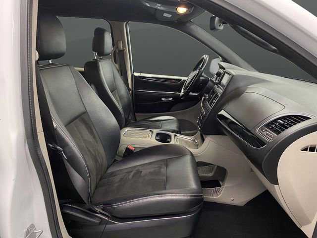 Used 2019 Dodge Grand Caravan SXT image 29