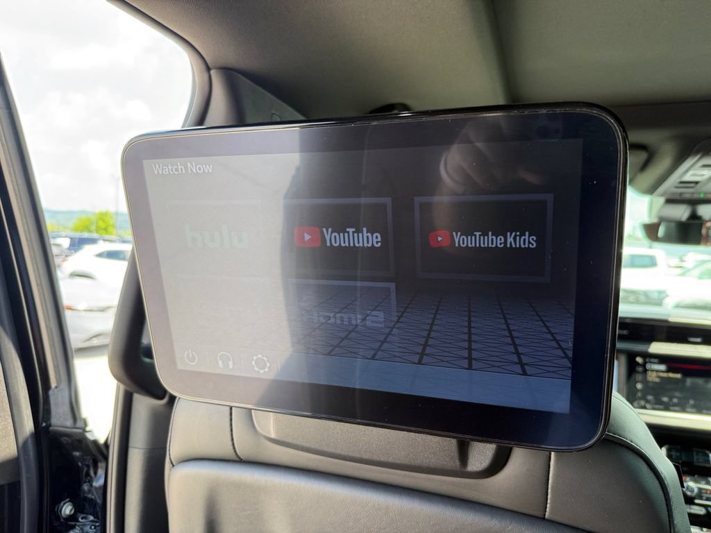 Used 2023 GMC Yukon XL Denali Ultimate w/ LPO, Floor Liner Package AWD/4WD image 18