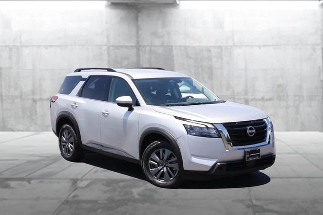Certified 2025 Nissan Pathfinder SV AWD/4WD image 2