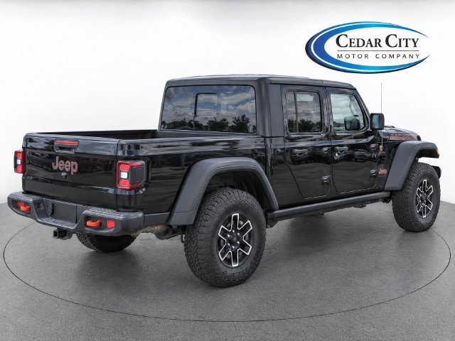 Used 2024 Jeep Gladiator Mojave w/ Convenience Group AWD/4WD image 4