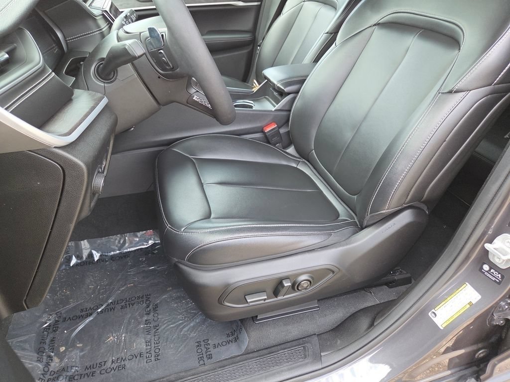 Used 2024 Jeep Grand Cherokee L Limited AWD/4WD image 6