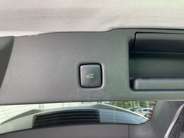 Used 2024 Ford Escape ST-Line w/ Cold Weather Package FWD image 10