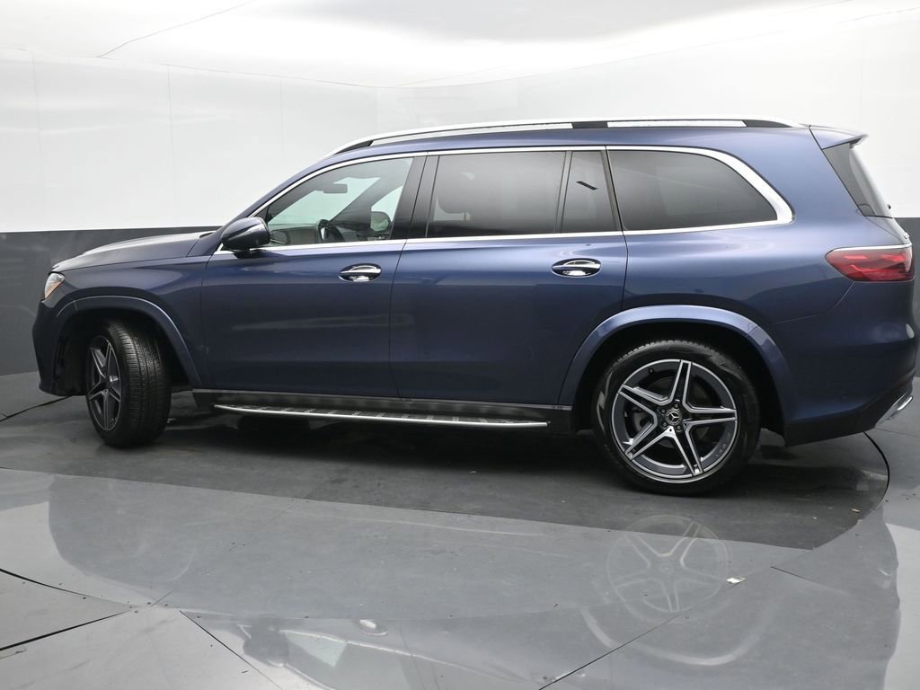 Used 2025 Mercedes-Benz GLS 450 4MATIC image 3