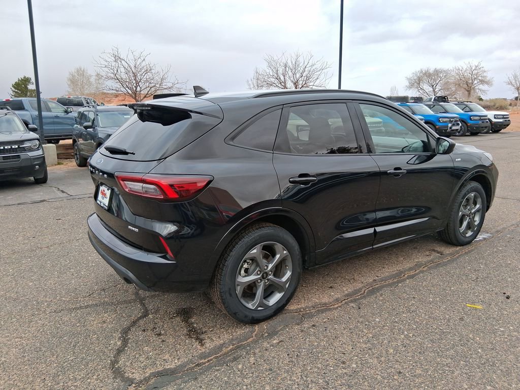 Used 2024 Ford Escape ST-Line image 5