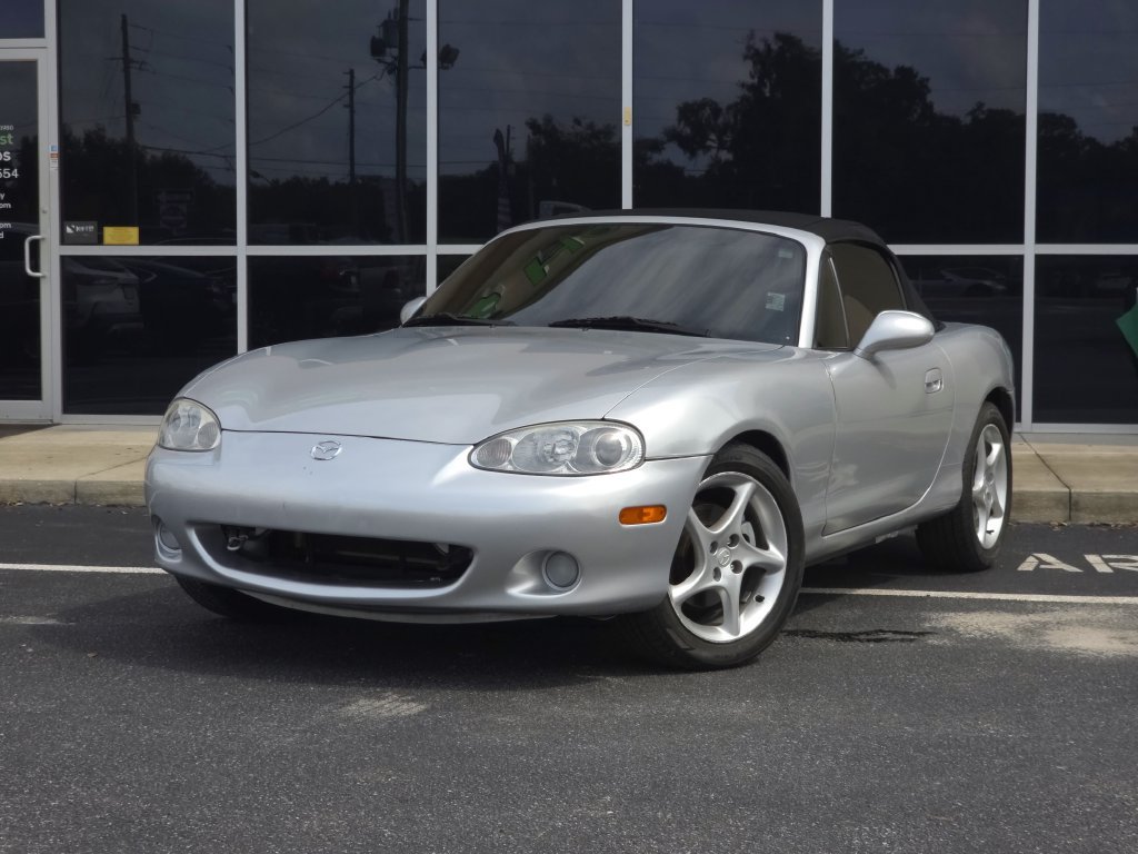 Used 2003 MAZDA MX-5 Miata RWD image 2