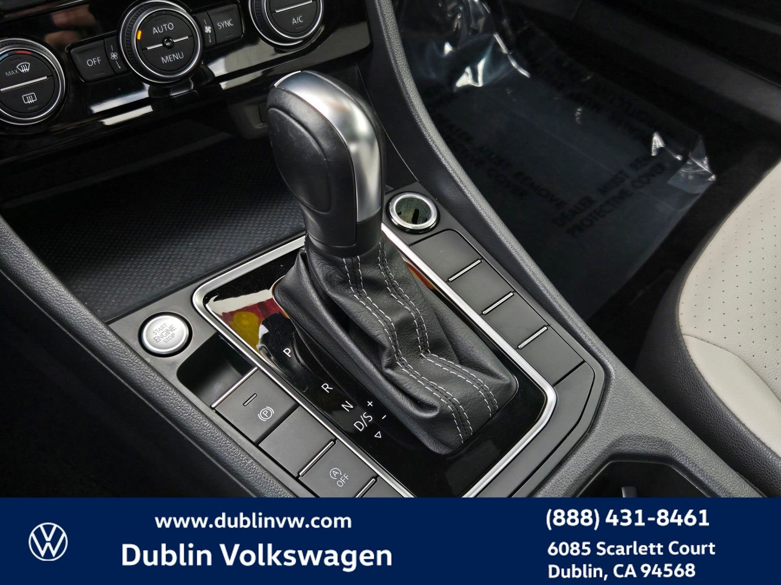 Certified 2020 Volkswagen Jetta R-Line w/ R-Line Cold Weather Package image 19