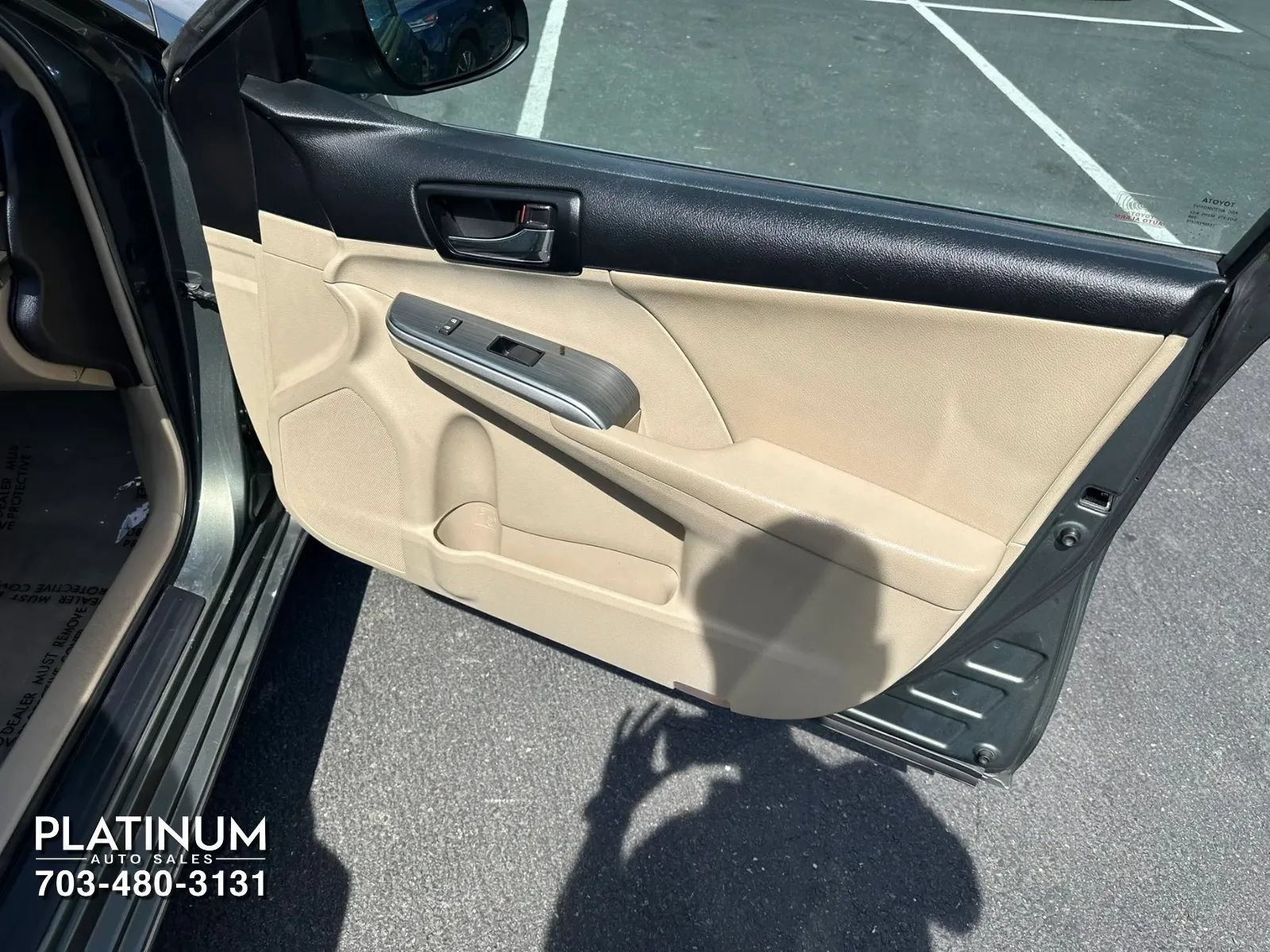 Used 2012 Toyota Camry XLE w/ Leather Pkg FWD image 23