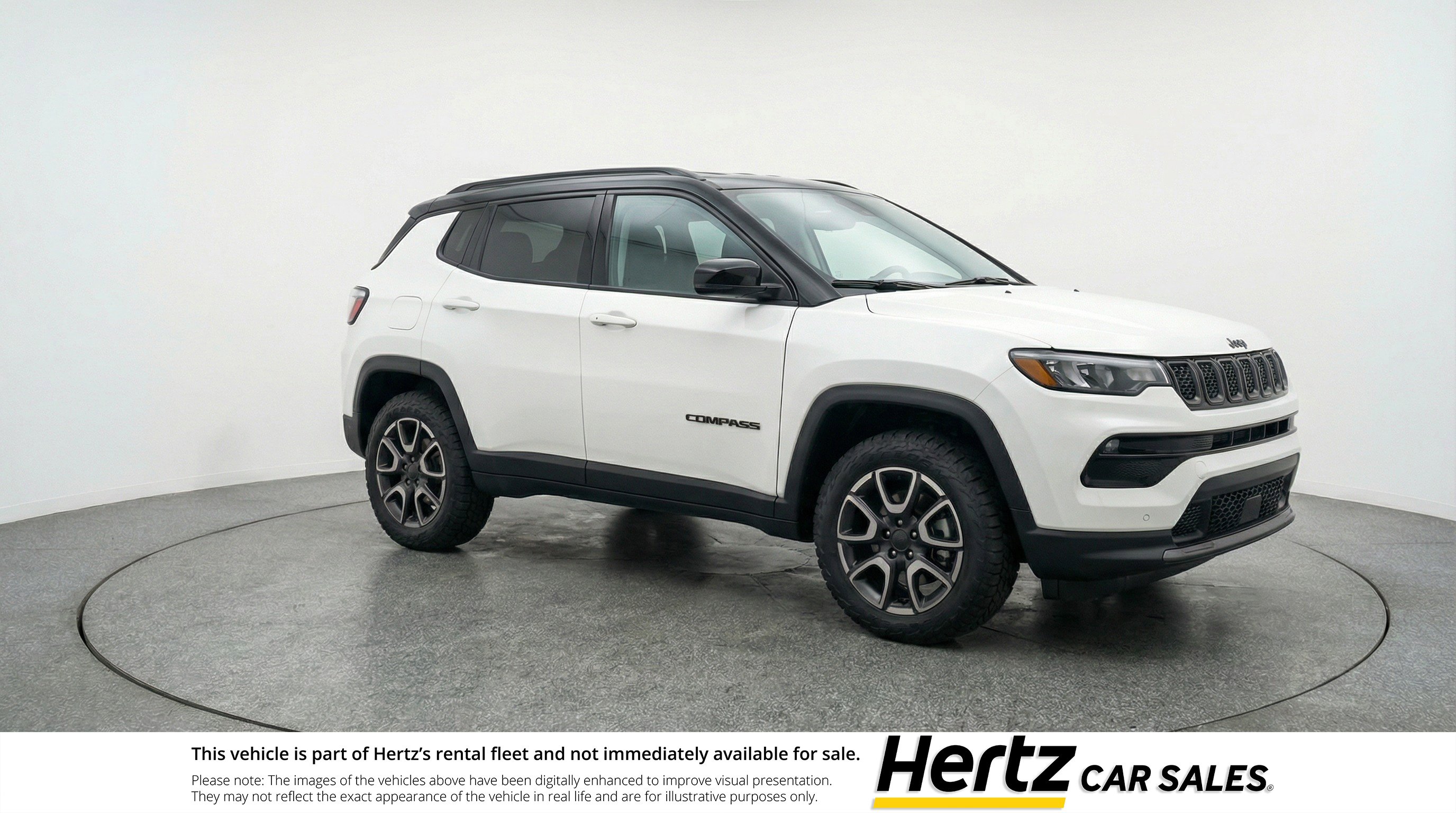Used 2025 Jeep Compass Trailhawk image 1