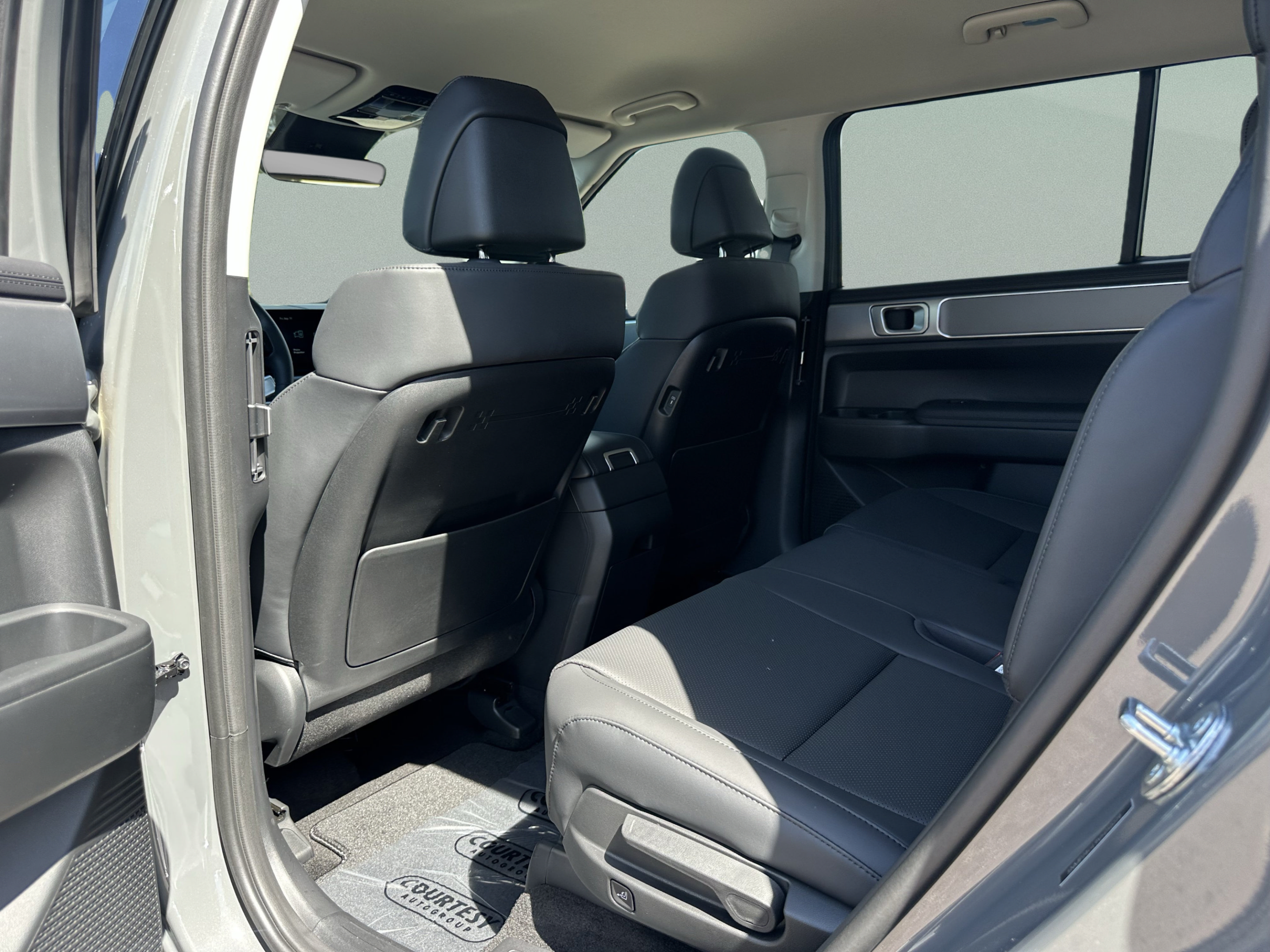 New 2027 Hyundai Santa Fe SEL FWD image 13