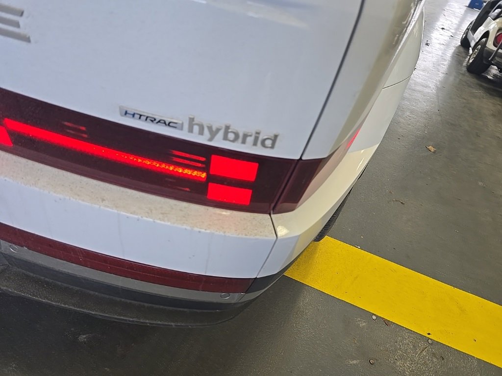 Used 2025 Hyundai Santa Fe Limited image 7