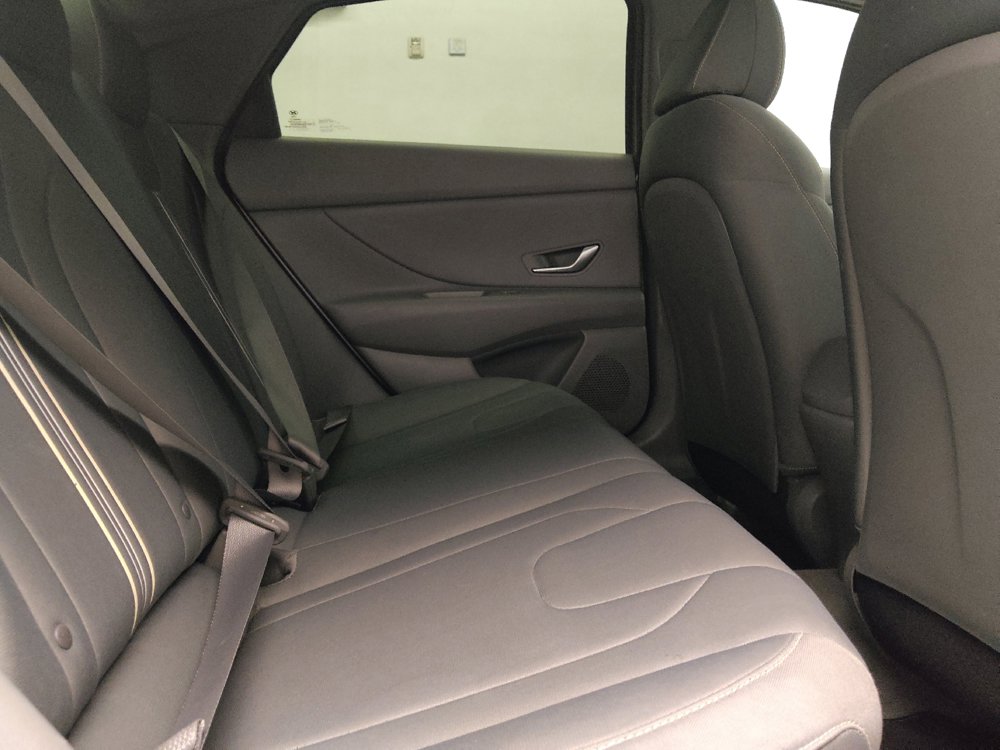 Used 2022 Hyundai Elantra SEL FWD image 19