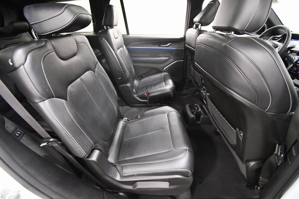 Used 2023 Jeep Grand Cherokee L Overland image 18