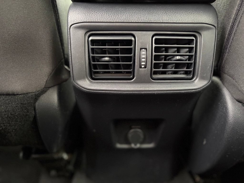 Used 2025 Toyota RAV4 LE AWD/4WD image 13