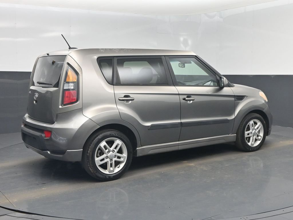 Used 2011 Kia Soul + image 3