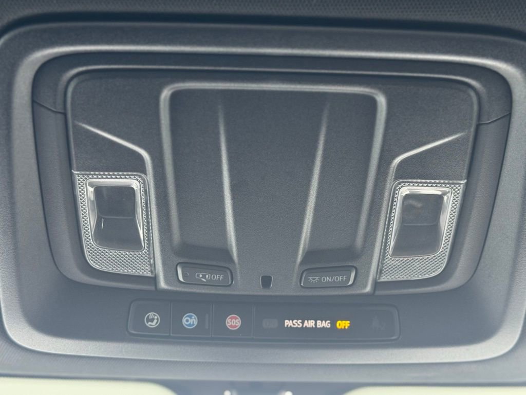 Used 2022 GMC Sierra 2500 AT4 image 23