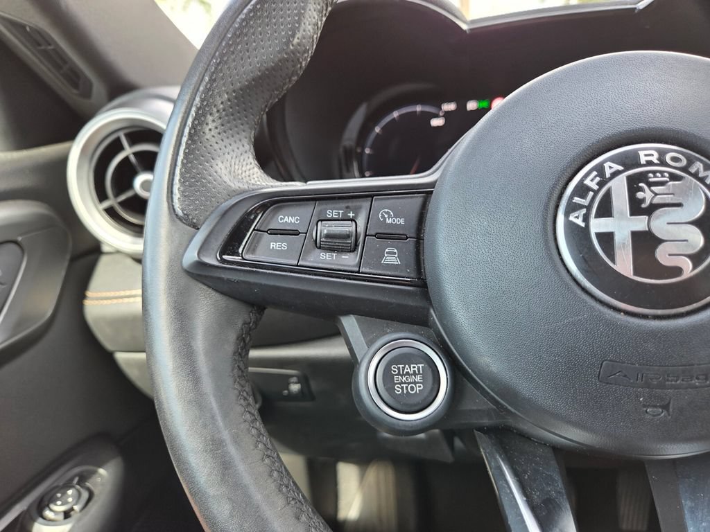 Used 2024 Alfa Romeo Tonale Ti AWD/4WD image 33