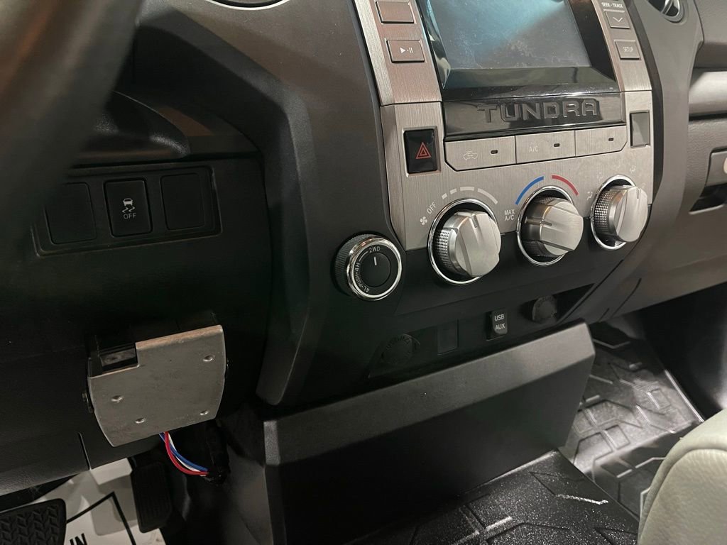 Used 2015 Toyota Tundra SR image 11
