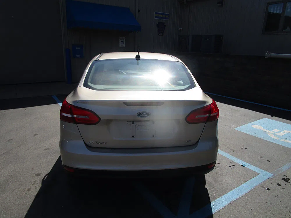 Used 2017 Ford Focus SE FWD image 4