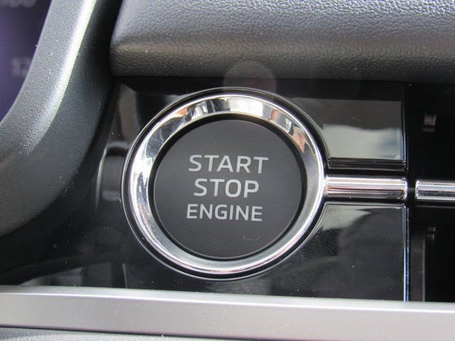 New 2025 Mitsubishi Outlander SE image 19