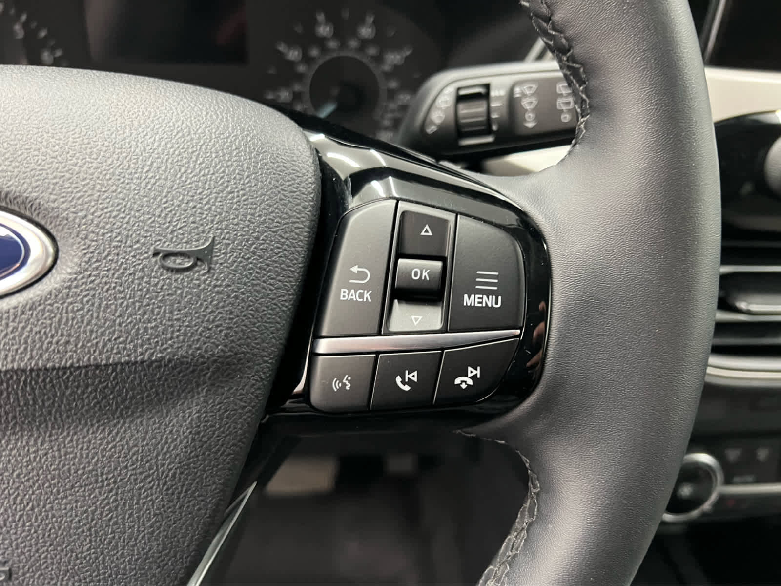 Used 2022 Ford Escape SE w/ Cold Weather Package image 22