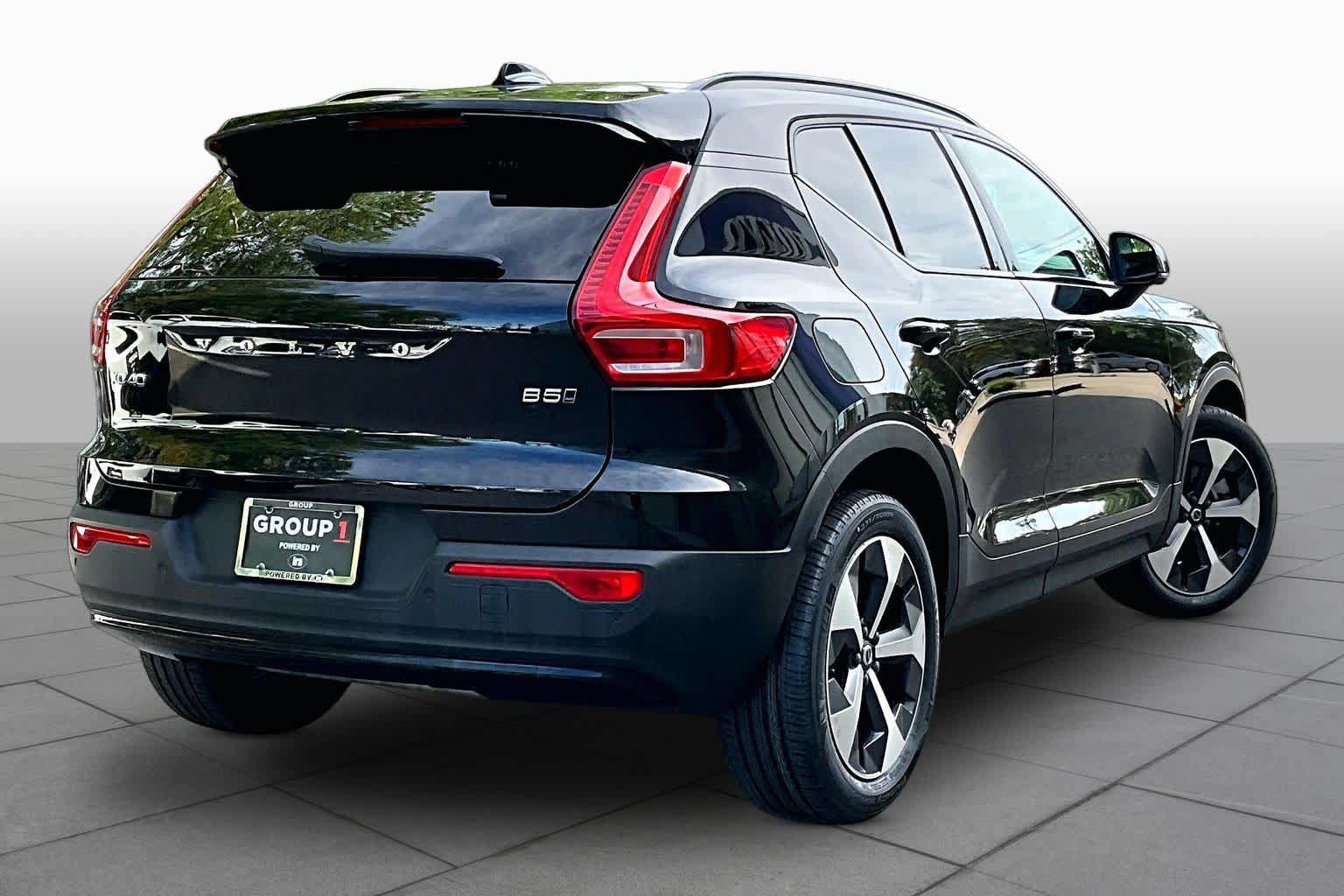 Used 2024 Volvo XC40 B5 Core w/ Protection Package Premier AWD/4WD image 13