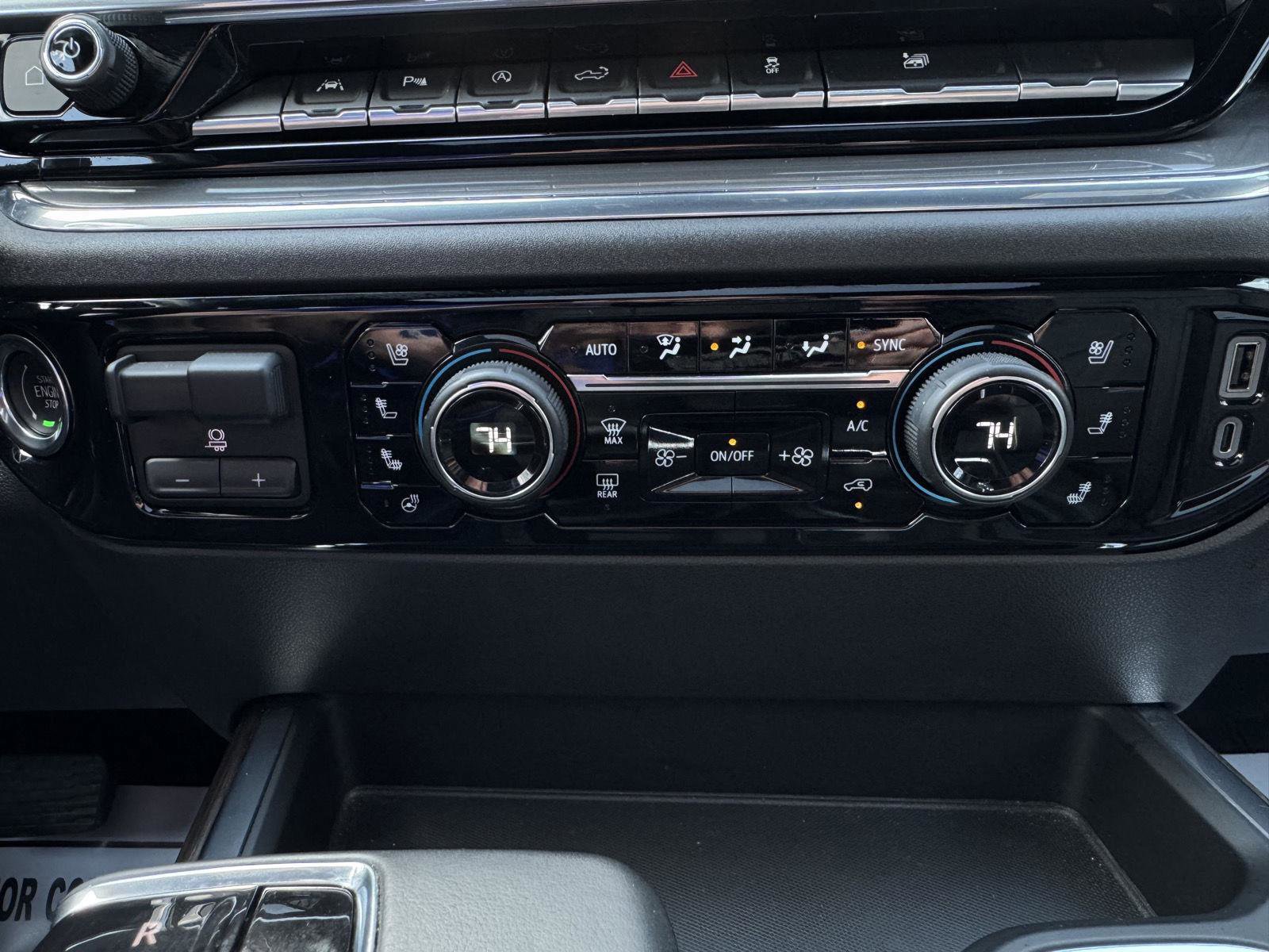 Used 2024 Chevrolet Silverado 1500 High Country image 25