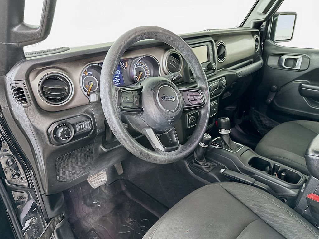 Certified 2020 Jeep Gladiator Sport AWD/4WD image 15