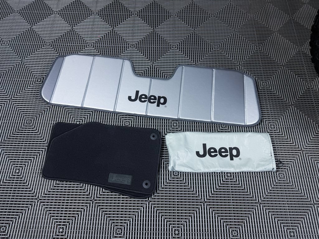 Used 2021 Jeep Wrangler Rubicon w/ Steel Bumper Group AWD/4WD image 44