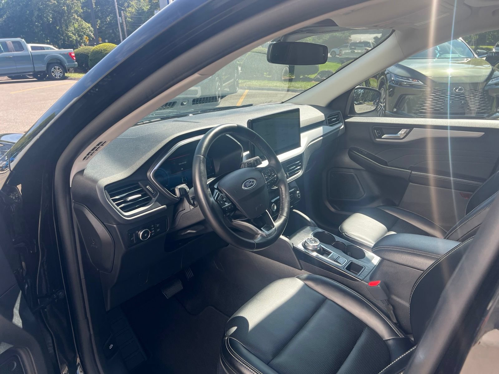 Used 2025 Ford Escape Platinum AWD/4WD image 19