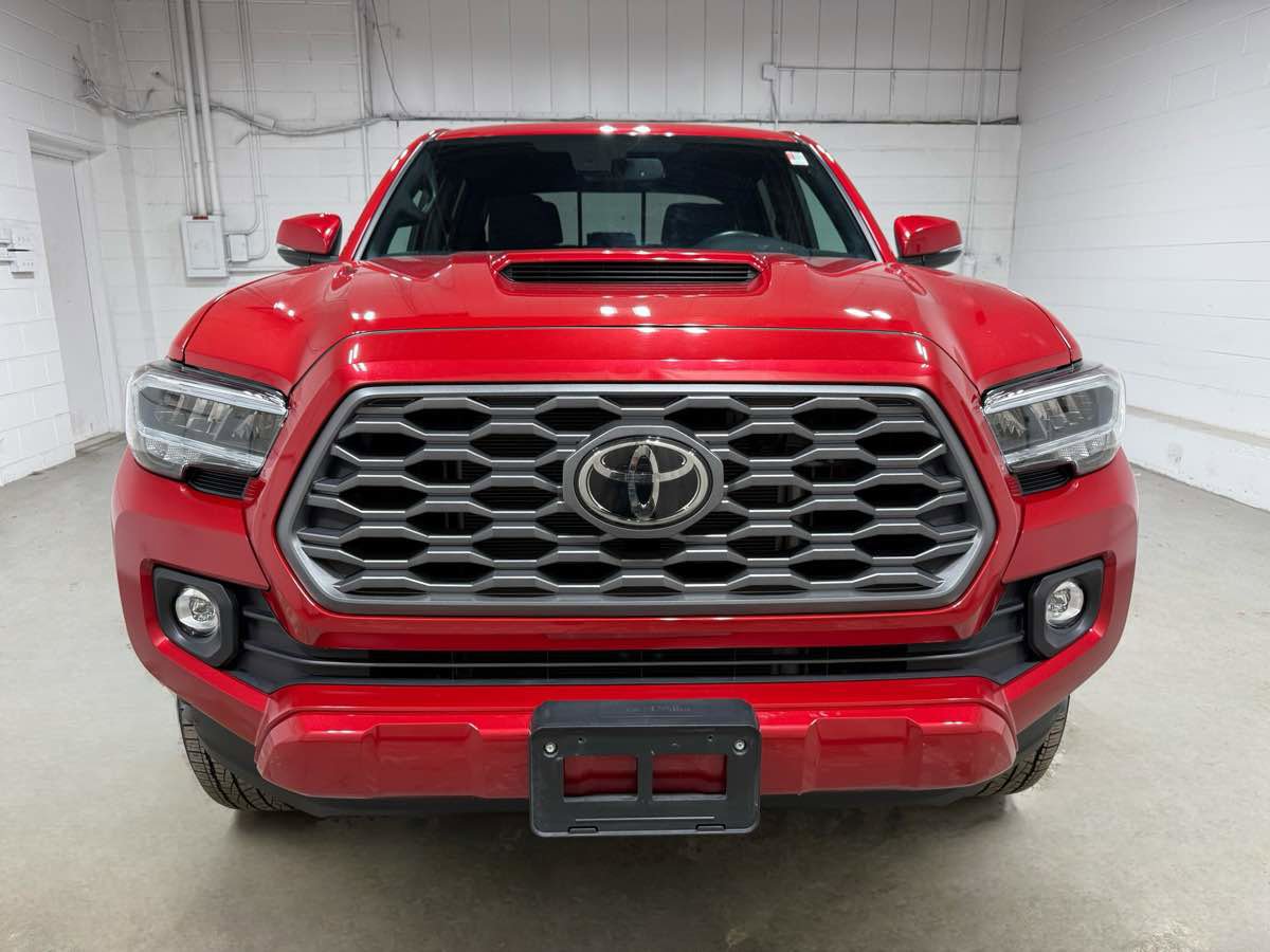 Used 2023 Toyota Tacoma TRD Sport image 2